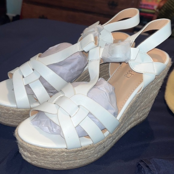 Womens wedges - Picture 2 of 5